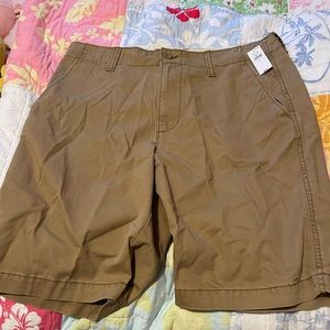 men’s old navy shorts never worn with tags